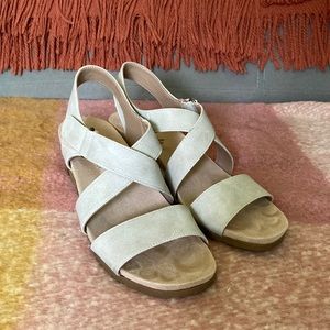 Life stride sandals
